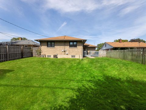 Tiny photo for 358 E Saint Charles Road, Elmhurst, IL 60126 (MLS # 12471564)