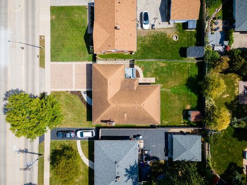 Tiny photo for 358 E Saint Charles Road, Elmhurst, IL 60126 (MLS # 12471564)