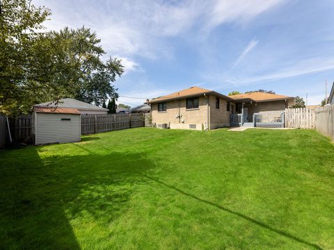 Tiny photo for 358 E Saint Charles Road, Elmhurst, IL 60126 (MLS # 12471564)