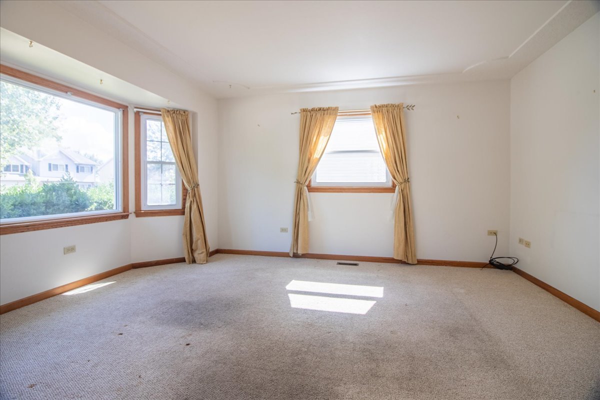 Bolingbrook, Illinois 60490, United States, 4 Bedrooms Bedrooms, ,3 BathroomsBathrooms,Residential,Contingent,236195