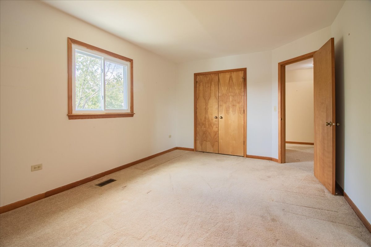 Bolingbrook, Illinois 60490, United States, 4 Bedrooms Bedrooms, ,3 BathroomsBathrooms,Residential,Contingent,236195