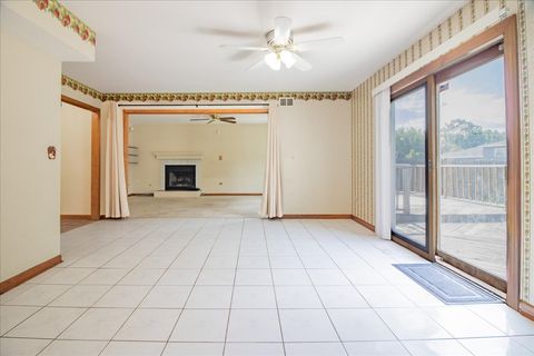 Tiny photo for 105 S Canyon Drive, Bolingbrook, IL 60490 (MLS # 12507476)