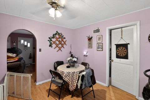 Tiny photo for 1006 Hester Avenue, Centralia, IL 62801 (MLS # 12579396)