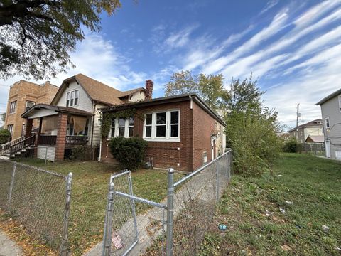 Tiny photo for 10721 S Prairie Avenue, Chicago, IL 60628 (MLS # 12505880)