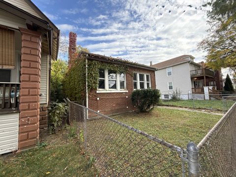 Tiny photo for 10721 S Prairie Avenue, Chicago, IL 60628 (MLS # 12505880)