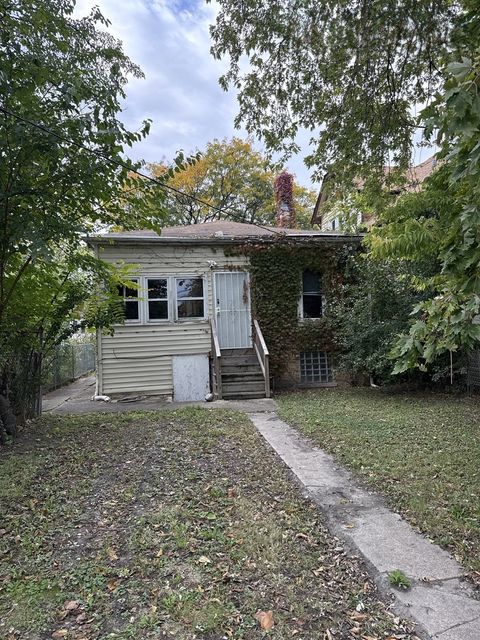 Tiny photo for 10721 S Prairie Avenue, Chicago, IL 60628 (MLS # 12505880)