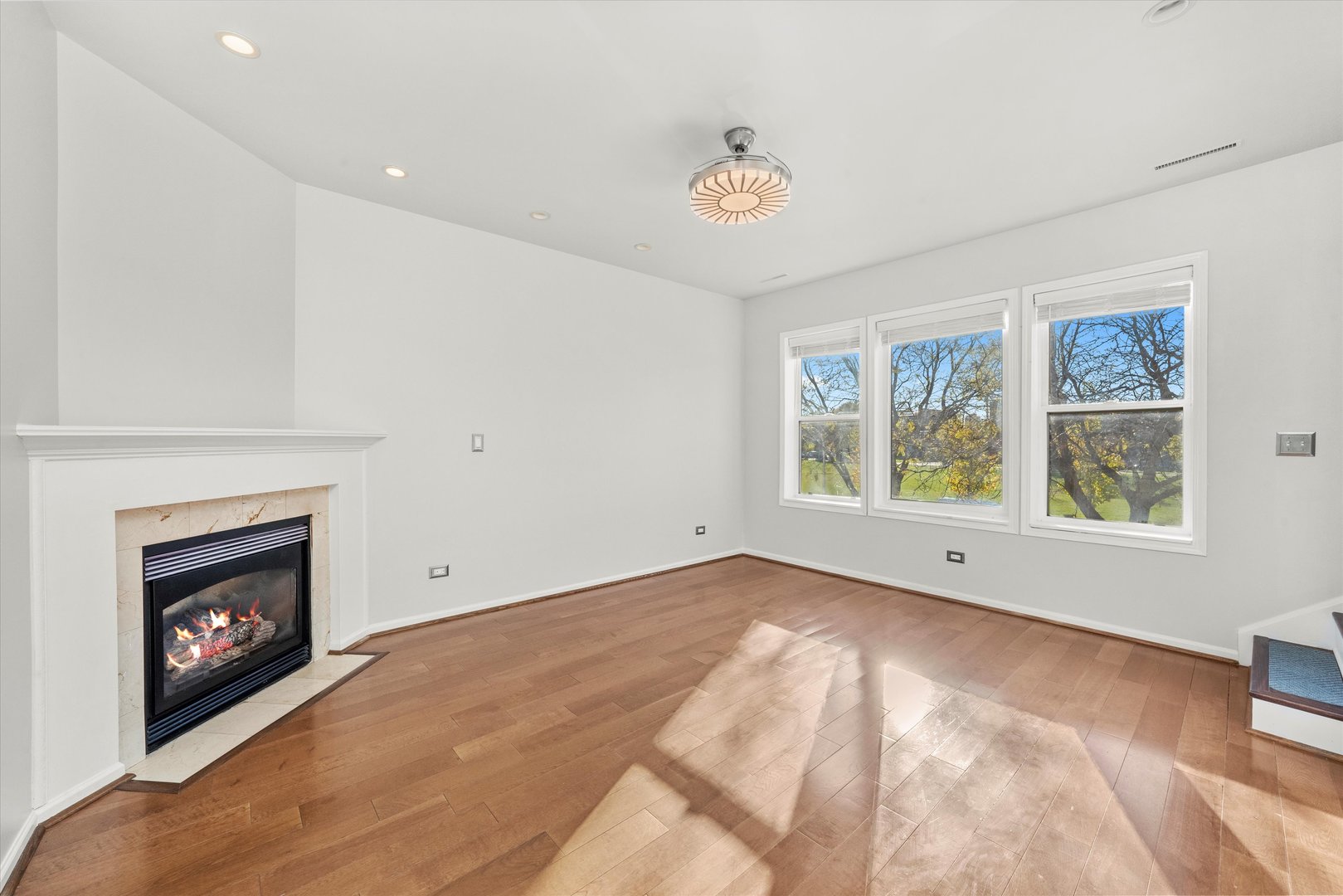 3769 S Lake Park Avenue