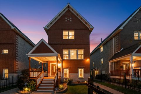 Photo of 3769 S Lake Park Avenue, Chicago, IL 60653 (MLS # 12505205)