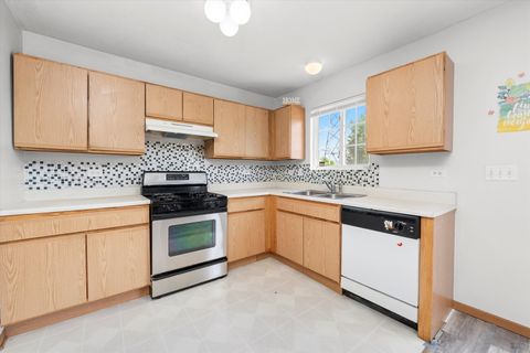 Tiny photo for 923 E SAVANNAH Drive, Romeoville, IL 60446 (MLS # 12403669)