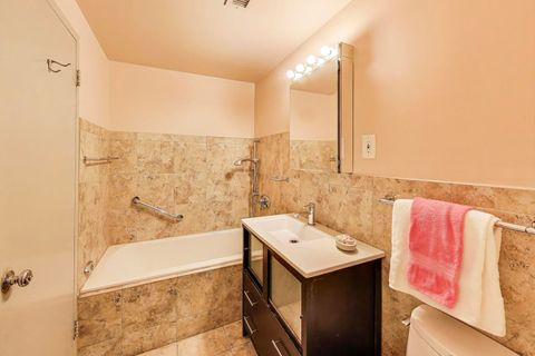 Tiny photo for 1508 Hinman Avenue #8B, Evanston, IL 60201 (MLS # 12502283)