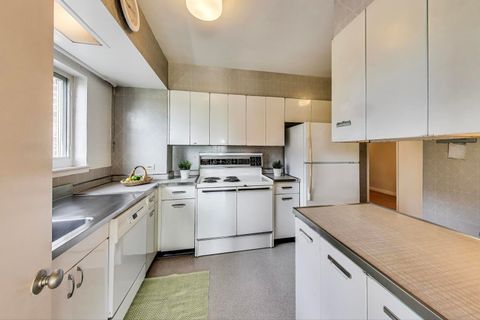 Tiny photo for 1508 Hinman Avenue #8B, Evanston, IL 60201 (MLS # 12502283)