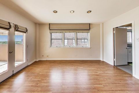 Tiny photo for 1508 Hinman Avenue #8B, Evanston, IL 60201 (MLS # 12502283)