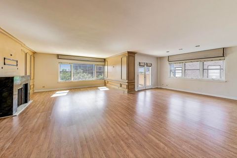 Tiny photo for 1508 Hinman Avenue #8B, Evanston, IL 60201 (MLS # 12502283)