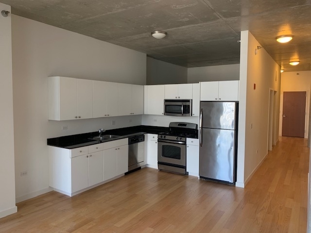 235 W Van Buren Street 3321