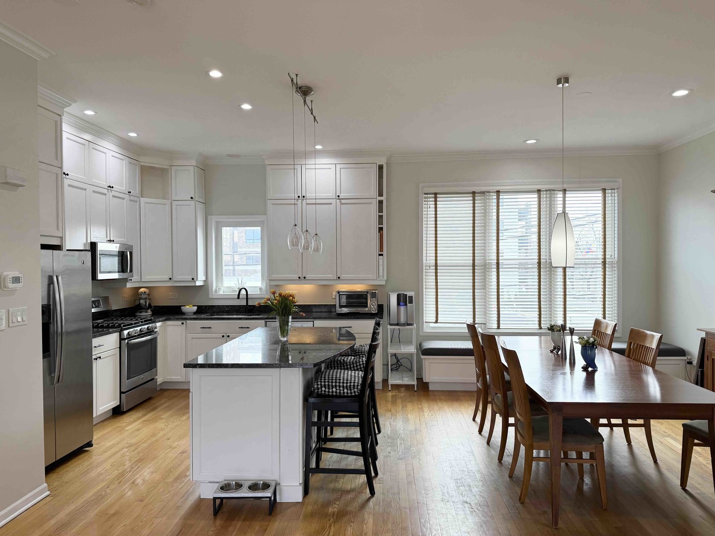 4010 N Clark Street C