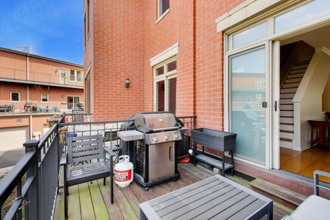 Tiny photo for 4010 N Clark Street #C, Chicago, IL 60613 (MLS # 12610228)