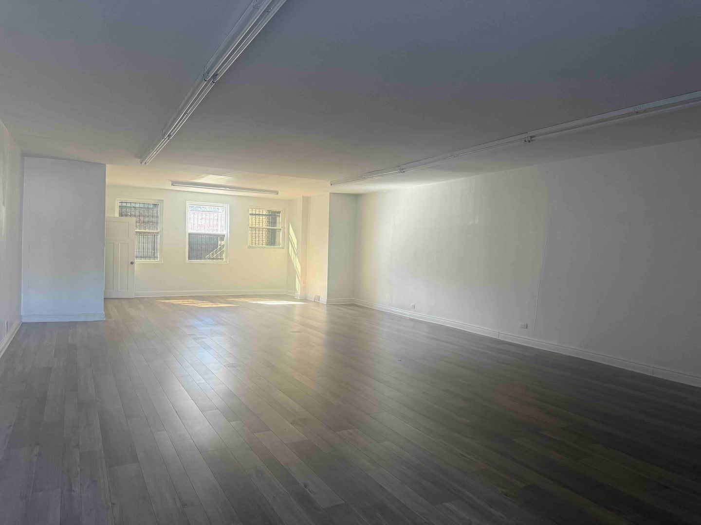 2733 W cermak Road