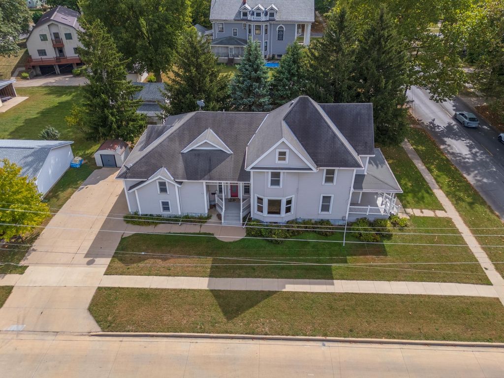 Photo for 304 S Mill Street, Pontiac, IL 61764 (MLS # 12478087)