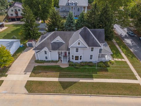 Photo of 304 S Mill Street, Pontiac, IL 61764 (MLS # 12478087) Photo of 304 S Mill Street, Pontiac, IL 61764 (MLS # 12478087)