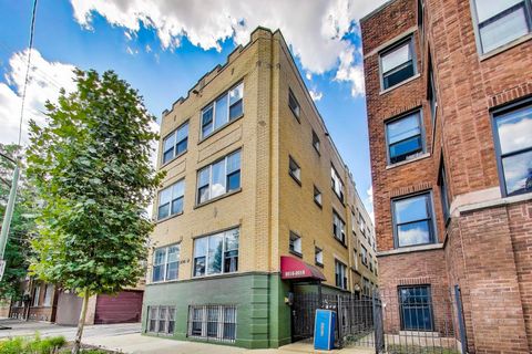 Photo of 2016 N Spaulding Avenue #2W, Chicago, IL 60647 (MLS # 12464343)