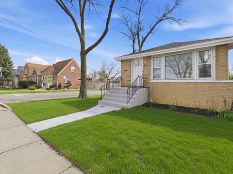 Tiny photo for 5301 S Menard Avenue, Chicago, IL 60638 (MLS # 12676049)