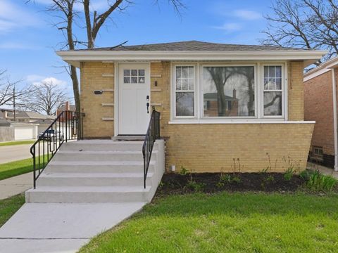 Tiny photo for 5301 S Menard Avenue, Chicago, IL 60638 (MLS # 12676049)