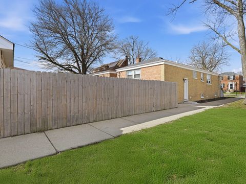 Tiny photo for 5301 S Menard Avenue, Chicago, IL 60638 (MLS # 12676049)