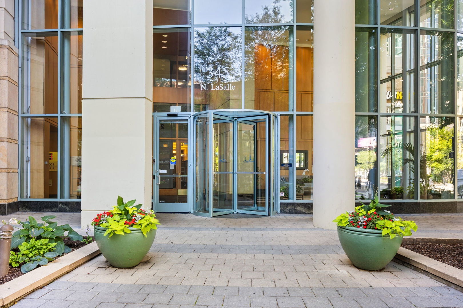 345 N La Salle Drive 3401