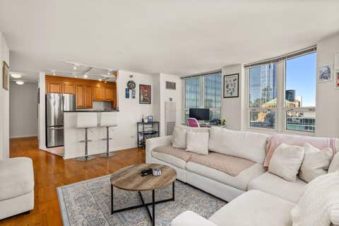 Tiny photo for 345 N La Salle Drive #3401, Chicago, IL 60654 (MLS # 12704878)