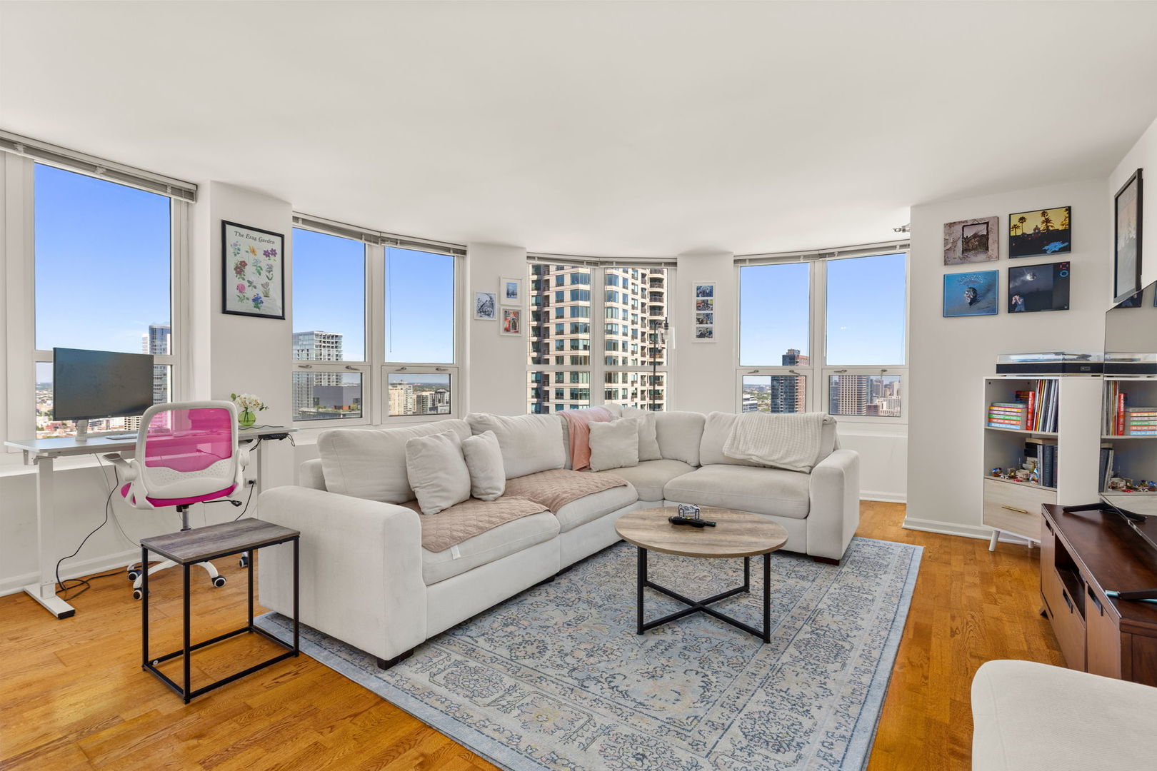 345 N La Salle Drive 3401