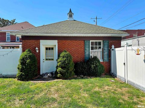 Tiny photo for 404 E 5TH Street, Johnston City, IL 62951 (MLS # EB458721)