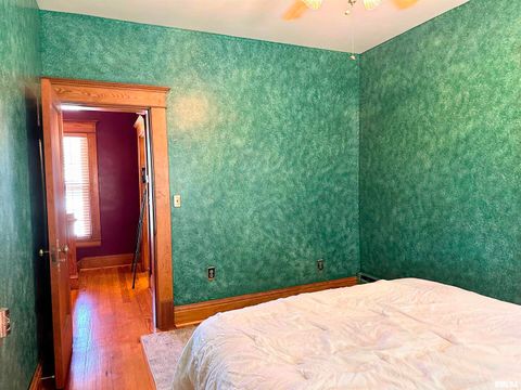 Tiny photo for 404 E 5TH Street, Johnston City, IL 62951 (MLS # EB458721)