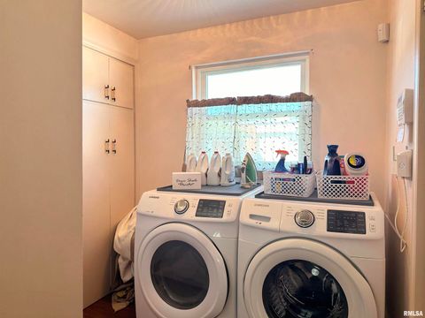 Tiny photo for 404 E 5TH Street, Johnston City, IL 62951 (MLS # EB458721)