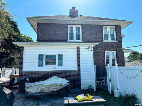 Tiny photo for 404 E 5TH Street, Johnston City, IL 62951 (MLS # EB458721)