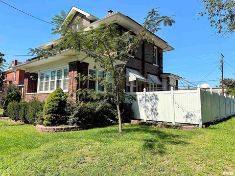 Tiny photo for 404 E 5TH Street, Johnston City, IL 62951 (MLS # EB458721)