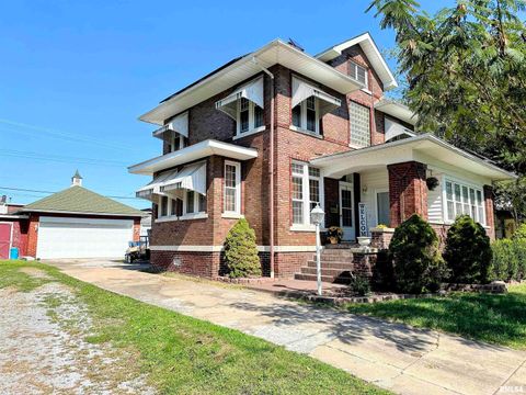 Tiny photo for 404 E 5TH Street, Johnston City, IL 62951 (MLS # EB458721)