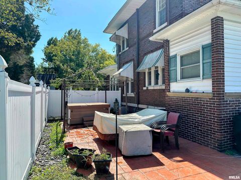 Tiny photo for 404 E 5TH Street, Johnston City, IL 62951 (MLS # EB458721)