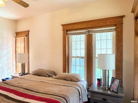 Tiny photo for 404 E 5TH Street, Johnston City, IL 62951 (MLS # EB458721)