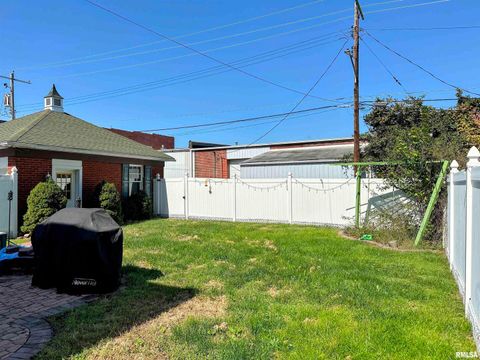 Tiny photo for 404 E 5TH Street, Johnston City, IL 62951 (MLS # EB458721)