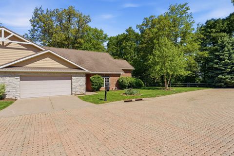 Tiny photo for 1002 2nd Street Court #NA, Moline, IL 61265 (MLS # 12648241)