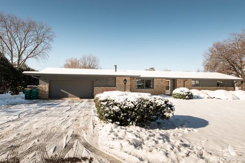 Tiny photo for 407 Farmington Avenue, Joliet, IL 60435 (MLS # 12528830)