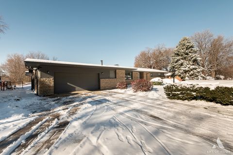 Tiny photo for 407 Farmington Avenue, Joliet, IL 60435 (MLS # 12528830)