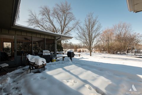 Tiny photo for 407 Farmington Avenue, Joliet, IL 60435 (MLS # 12528830)