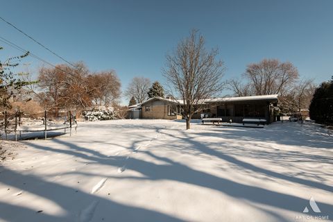 Tiny photo for 407 Farmington Avenue, Joliet, IL 60435 (MLS # 12528830)