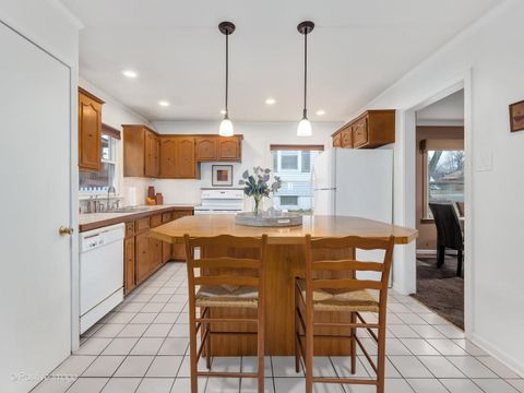 Tiny photo for 18511 Argyle Avenue, Homewood, IL 60430 (MLS # 12576486)