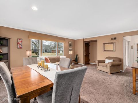 Tiny photo for 18511 Argyle Avenue, Homewood, IL 60430 (MLS # 12576486)