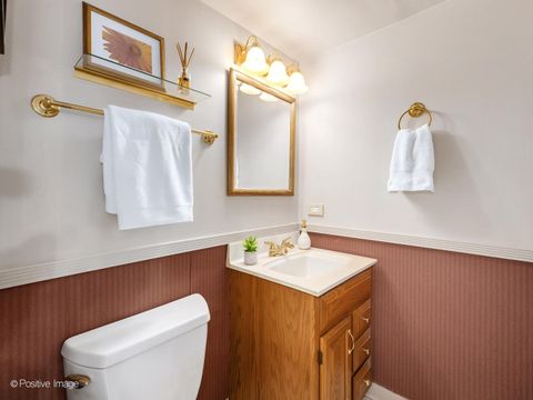 Tiny photo for 18511 Argyle Avenue, Homewood, IL 60430 (MLS # 12576486)