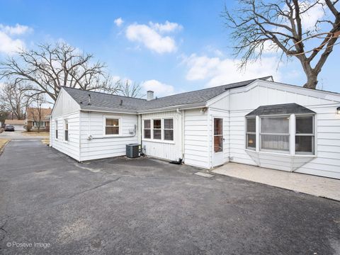 Tiny photo for 18511 Argyle Avenue, Homewood, IL 60430 (MLS # 12576486)