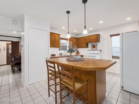 Tiny photo for 18511 Argyle Avenue, Homewood, IL 60430 (MLS # 12576486)