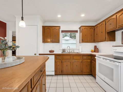 Tiny photo for 18511 Argyle Avenue, Homewood, IL 60430 (MLS # 12576486)